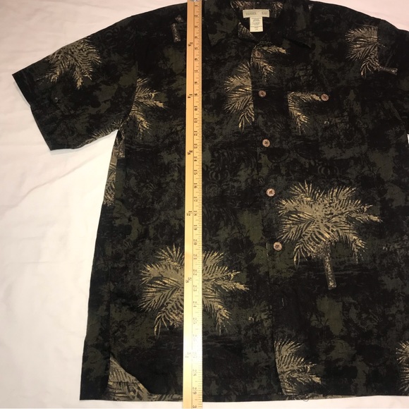 Trader Bay Short Sleeve Button Up Shirt Size Large Dark Green - Picture 3 of 4